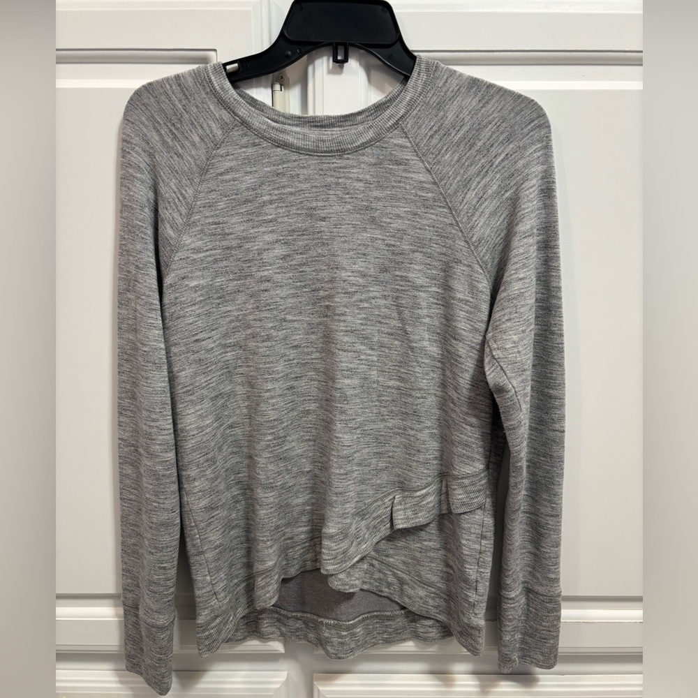 Athleta Sweatshirt Criss Cross Front Heather Gray Long Sleeve Women’s Medium